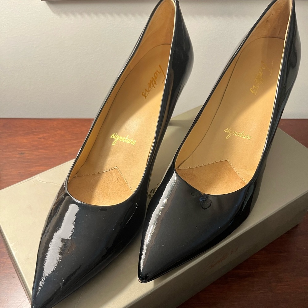 Trotters patent leather heels. Size 9.5 Natrow. Worn only once.
